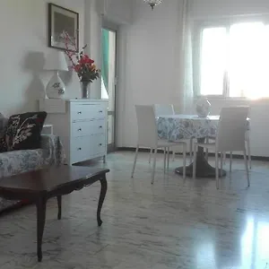  Appartamento Casa Di Alessio, 6 Posti Letto A 200 Mt Dal Mare Italia